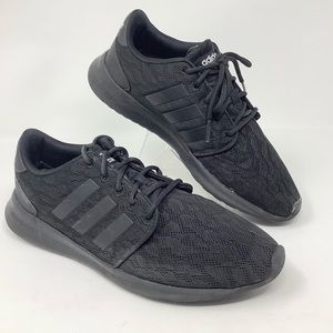 Adidas  Cloudfoam Women Athletic shoes Size.7.5